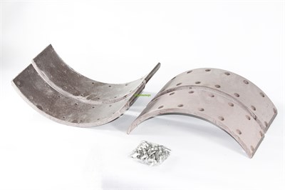 Рем. комплект тормозных накладок а/м УРАЛ-375 стар. обр.  (Сверл./с заклёпками/ширина 120мм./ к-т 4 шт.) 375-3501105 н.ч.