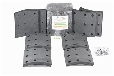 Рем. комплект тормозных накладок а/м КАМАЗ-6520, 6560 ЕВРО (Сверл./расточен./с заклёпками/ширина 180мм., 9 отв./ к-т 8 шт. короткие/ повышенная термостойкость и экспл. характ./ 6520-3501105-К, 6520-3501105-51) RUATI RU 372 HD