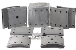 Рем. комплект тормозных накладок прицепы МАЗ (Сверл./расточен./с заклёпками/ширина 200мм./ к-т 8 шт.) (АККОР г. Набережные Челны) 9758-3501105-1